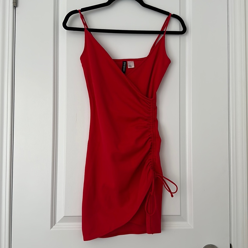 NWOT - Red H&M Mini Dress (XS) Valentine’s day